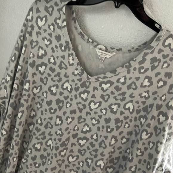 Lucky 🍀 Brand Light Knit Camo Top - Picture 1 of 6